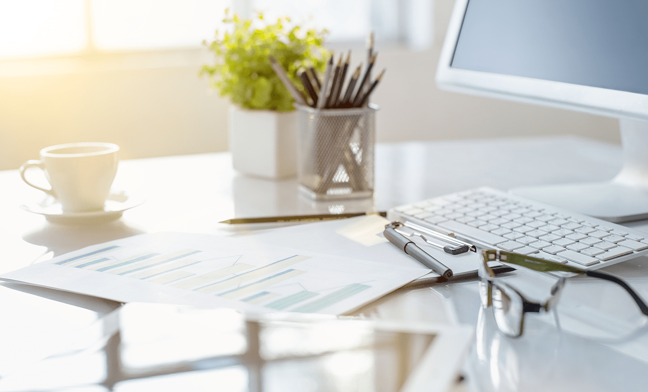 Statistische Auswertung in einem Büro liegen auf einem Schreibtisch