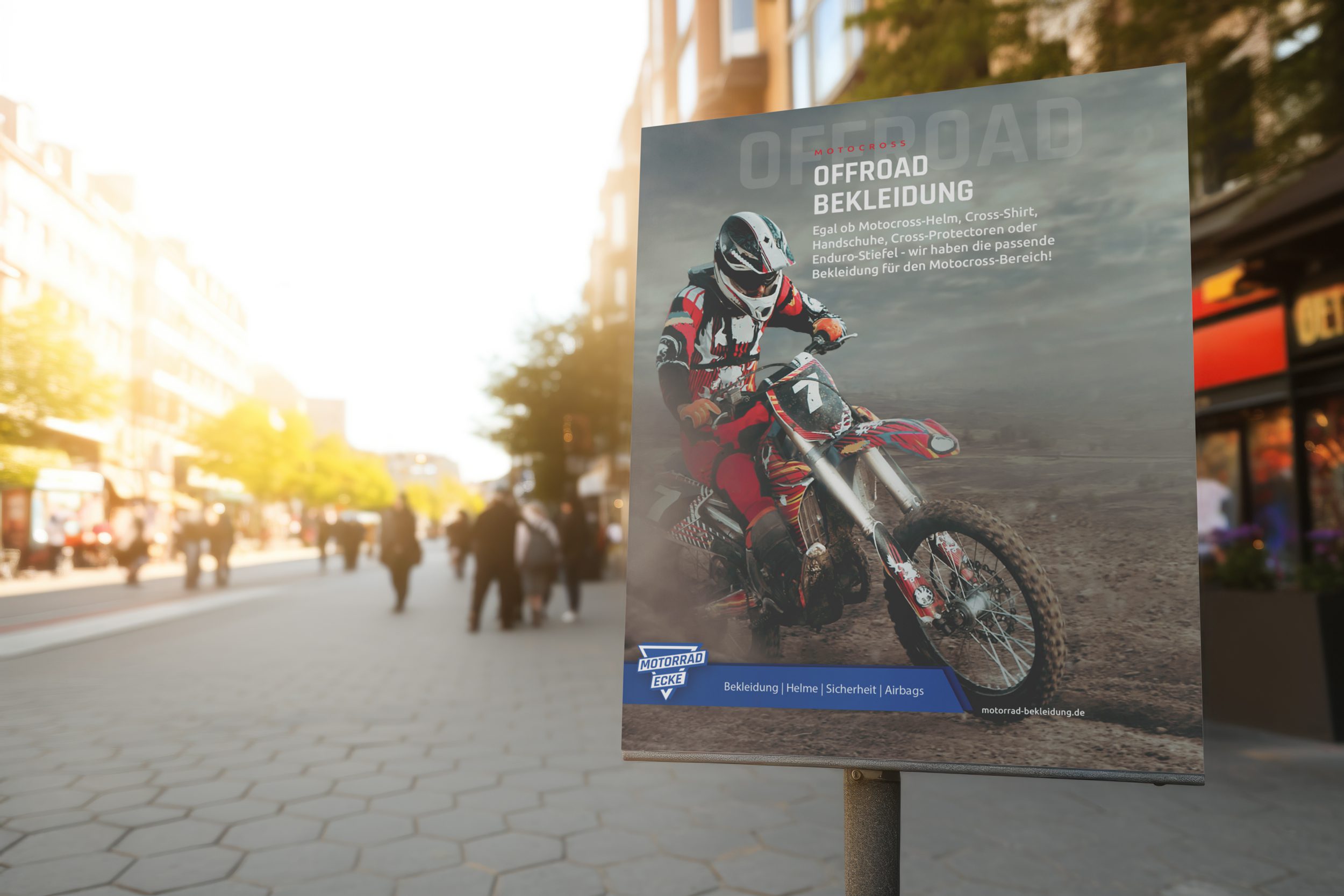 Poster in der Stadt von der Motorrad-Ecke